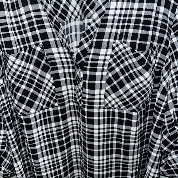 Torrid Black and White Plaid Blouse 3XL NWOT - Picture 3 of 5